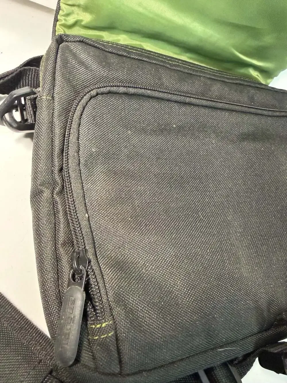 Targus Spruce Mini Messenger Tablet and Netbook Bag